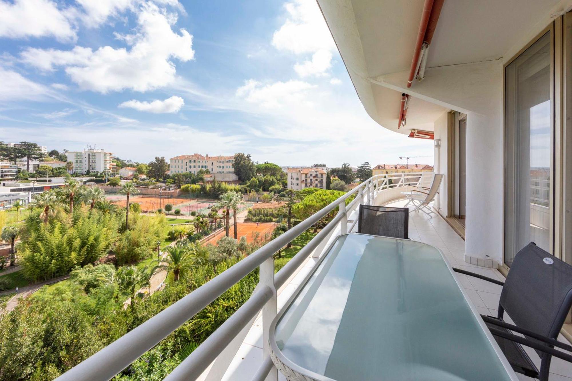 Apartment Entierement Equipe De 105 M2 Avec Vue Et Collines *