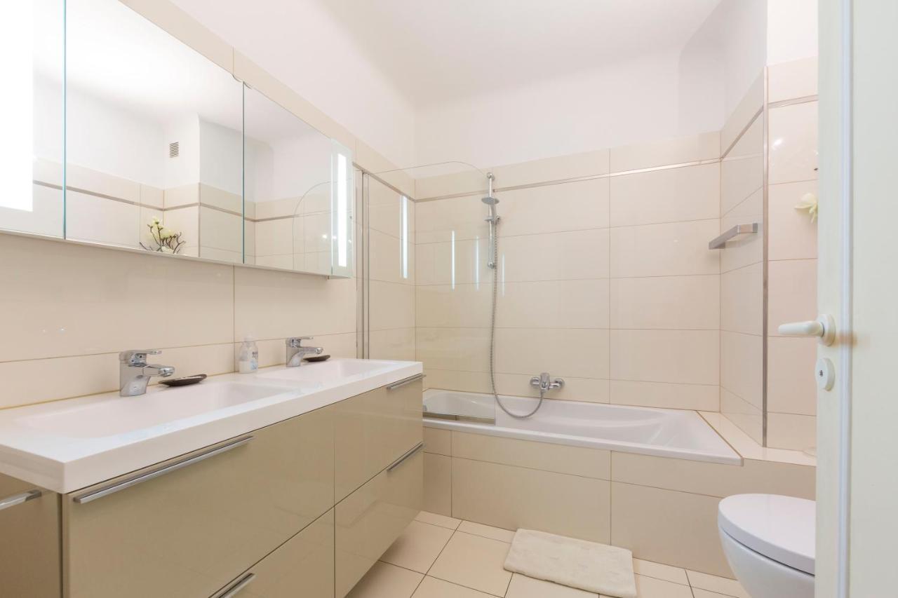 Entierement Equipe De 105 M2 Avec Vue Et Collines Apartment